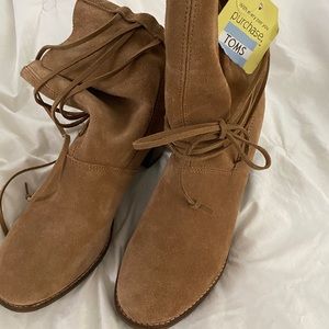 Tom’s tan suede booties NWT size 9